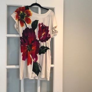 Super cute dress- great with a tan!